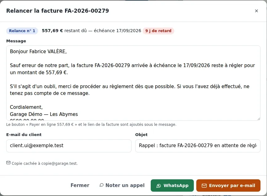 Relance d'une facture impayée : message proposé, e-mail du client, envoi par e-mail ou WhatsApp