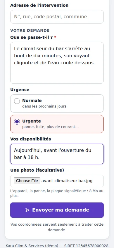 Le formulaire de demande sur téléphone : la panne décrite, l'urgence cochée, les disponibilités et une photo